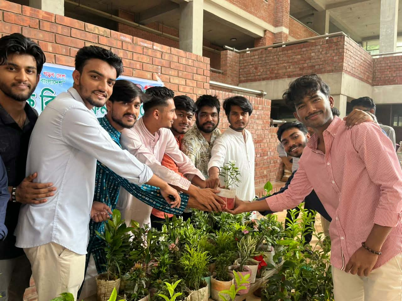নর্দান বিশ্ববিদ্যালয় ছাত্রদলের উদ্যোগে বৃক্ষ বিতরণ কর্মসূচি