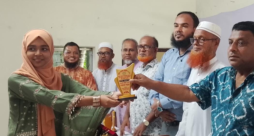 রাজার বাজার সরকারি উচ্চ বিদ্যালয়ে জিপিএ-৫ প্রাপ্ত শিক্ষার্থীদের সংবর্ধনা