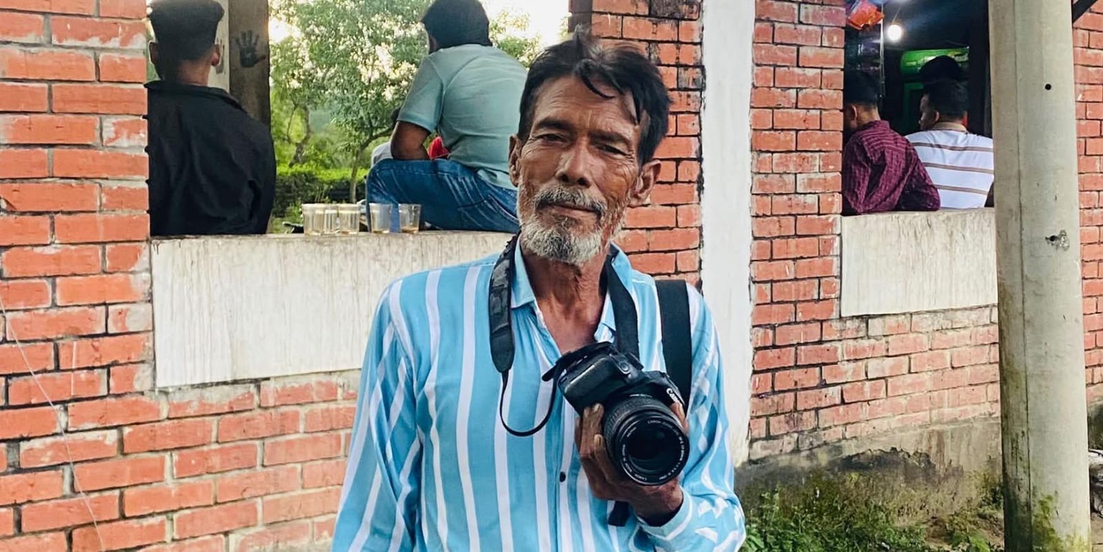 চুনারুঘাটে পর্দার আড়ালে গুণী আলোকচিত্রী বাবুল মিয়া