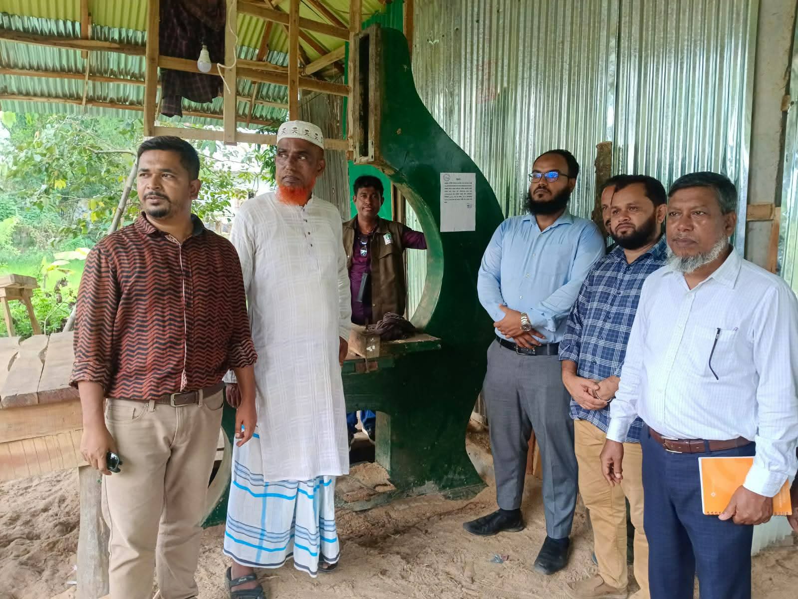 চুনারুঘাটে অবৈধ ৭টি করাত কল সিলগালা করল ভ্রাম্যমান আদালত