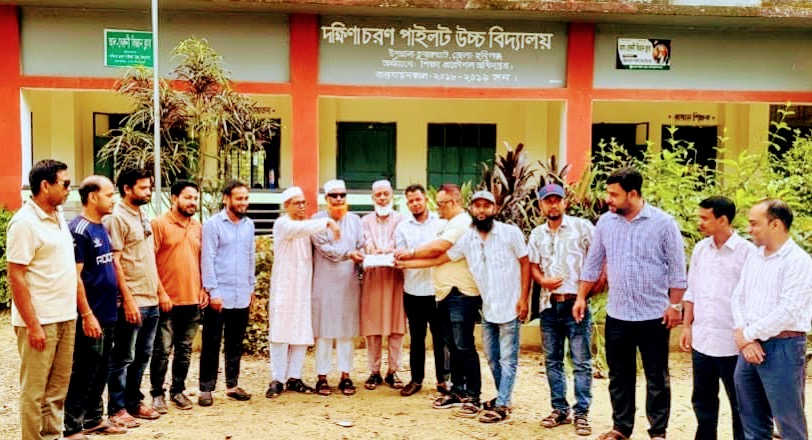 ডি,সি,পি স্কুল মসজিদ নির্মাণে ২০০১ ব্যাচ শিক্ষার্থীদের অনুদান প্রদান