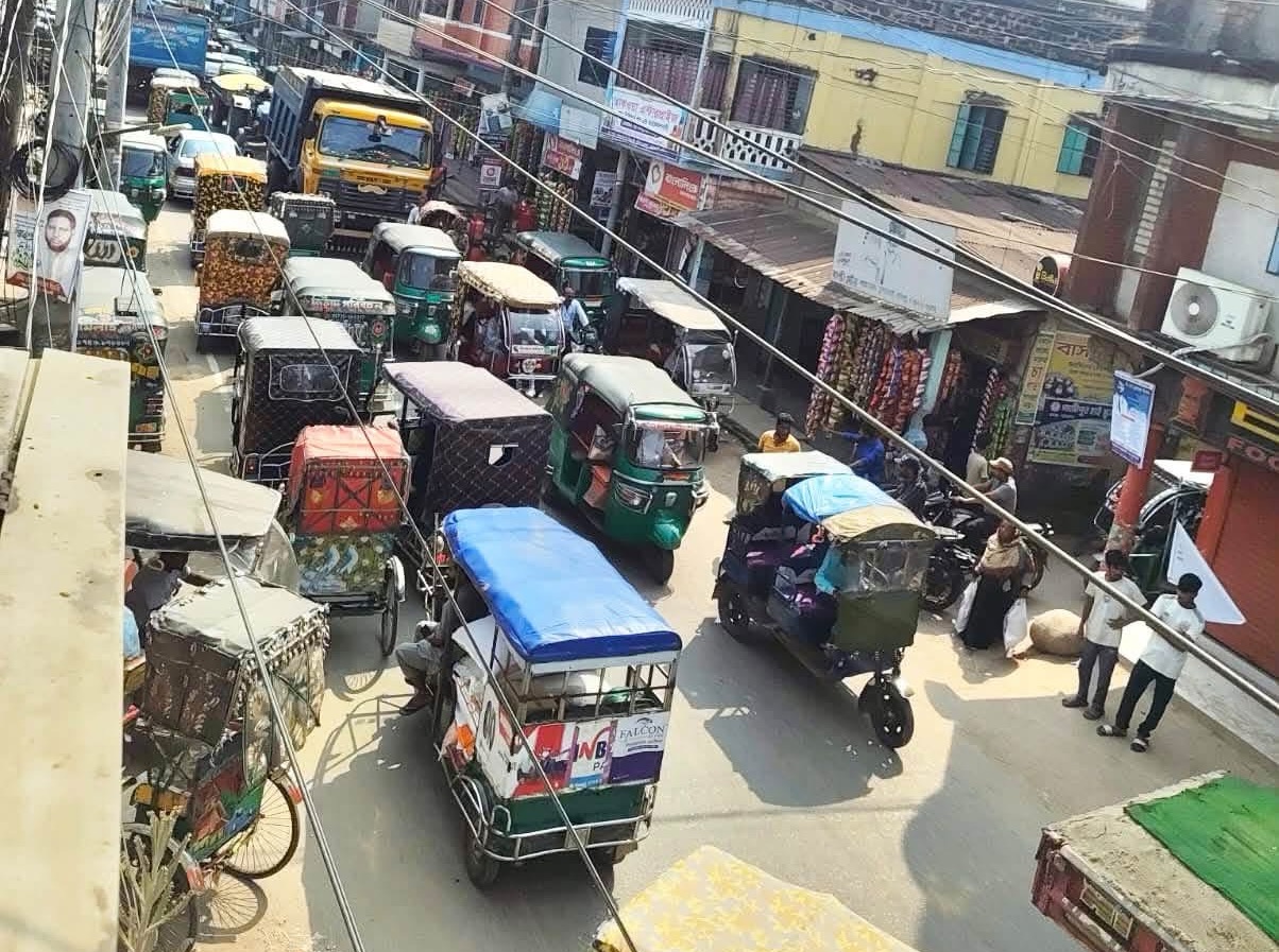 চুনারুঘাটে বাল্লারোডের যানজট কি জাতিকে আজন্ম ভোগাবে! মুক্তির উপায় কোথায়?