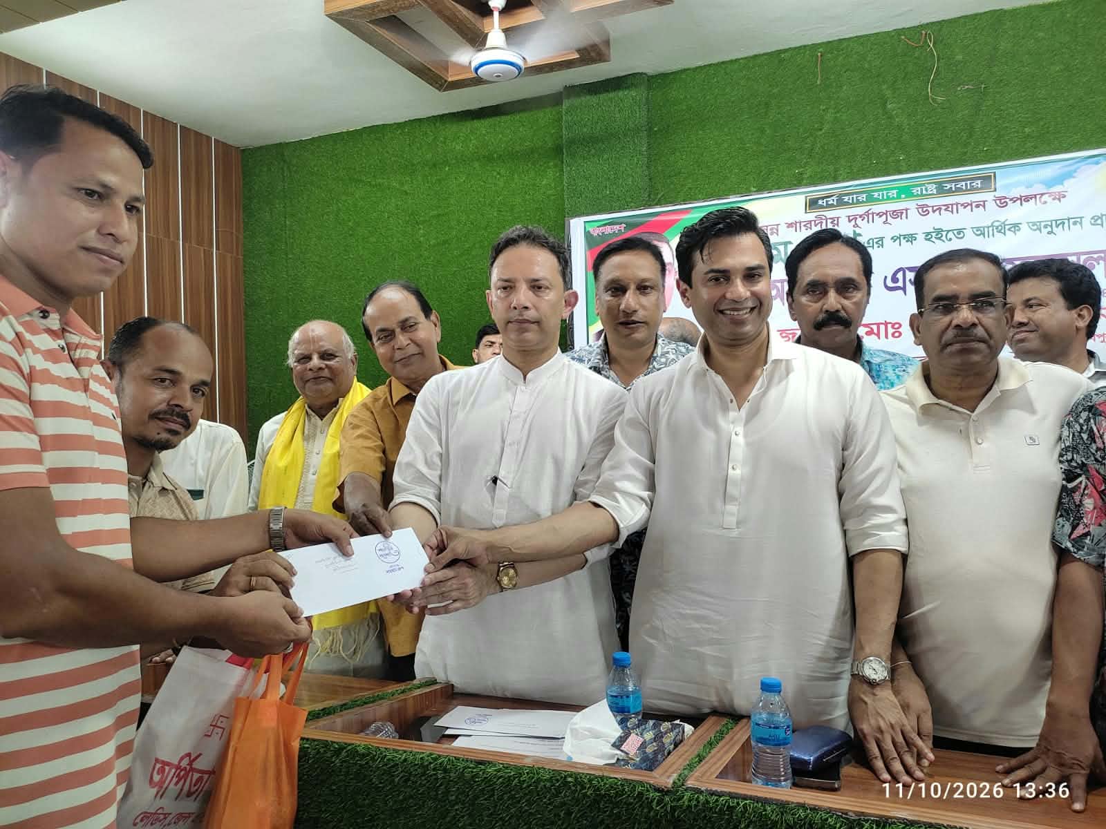 মাধবপুরে ১১৮টি পূজামণ্ডপে সায়হাম গ্রুপের অনুদান