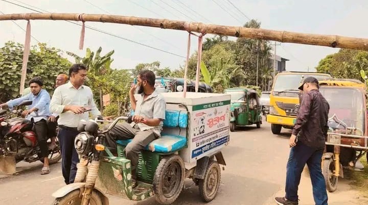 চুনারুঘাটে যানজট নিরসনে গুরুত্বপূর্ণ পয়েন্টে বসছে ব্যারিকেড, অবৈধ গাড়ির বিরুদ্ধে কঠোর পৌরসভা